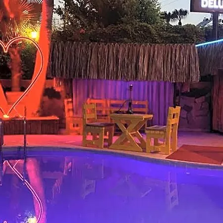 Meryam Deluxe Side